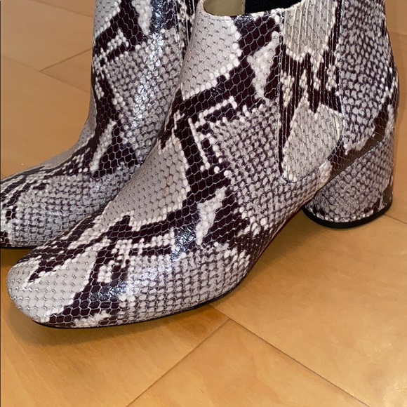 new balance indoor court shoes